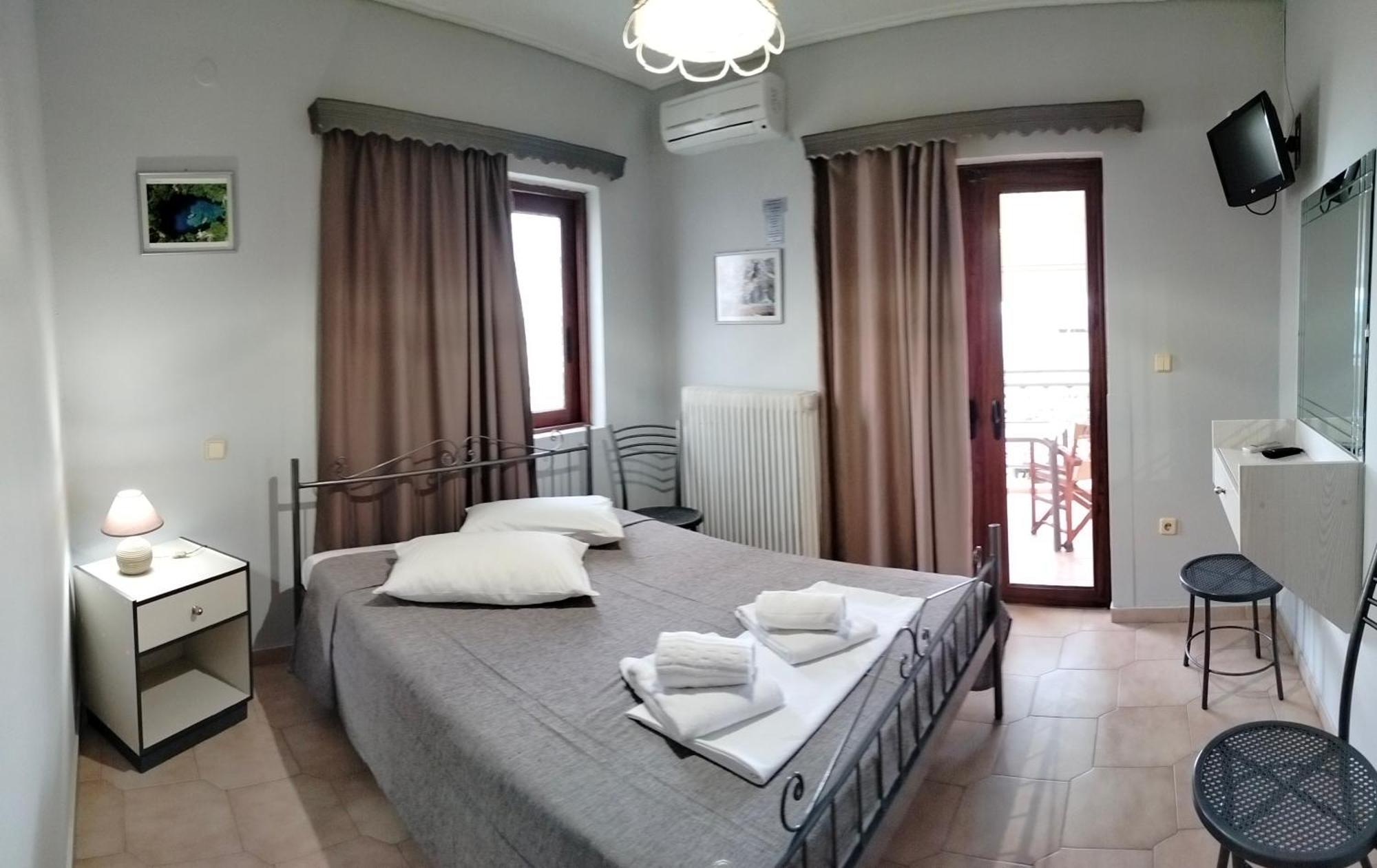 Iliahtida Apartments Roviés Eksteriør bilde