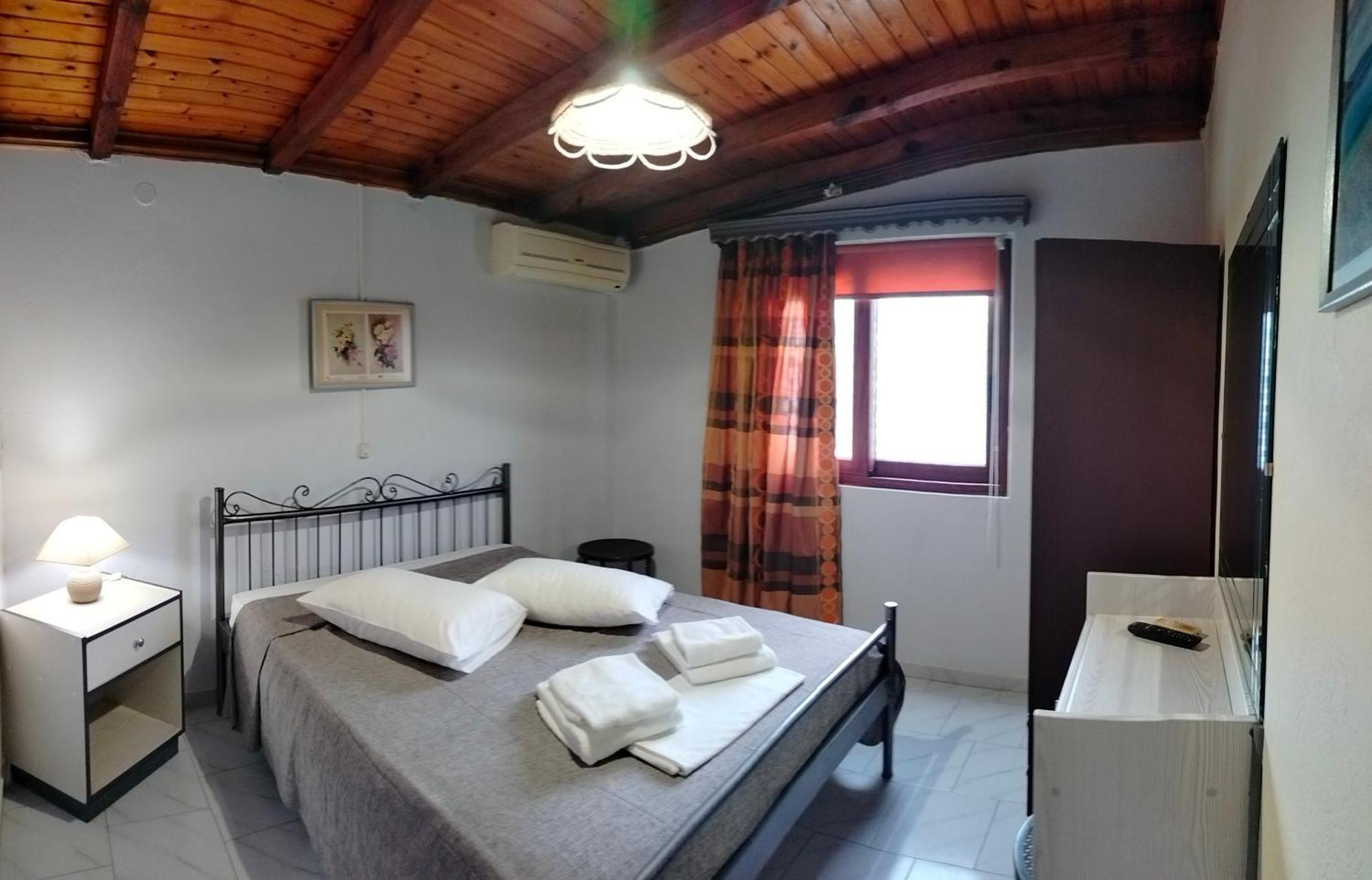 Iliahtida Apartments Roviés Eksteriør bilde