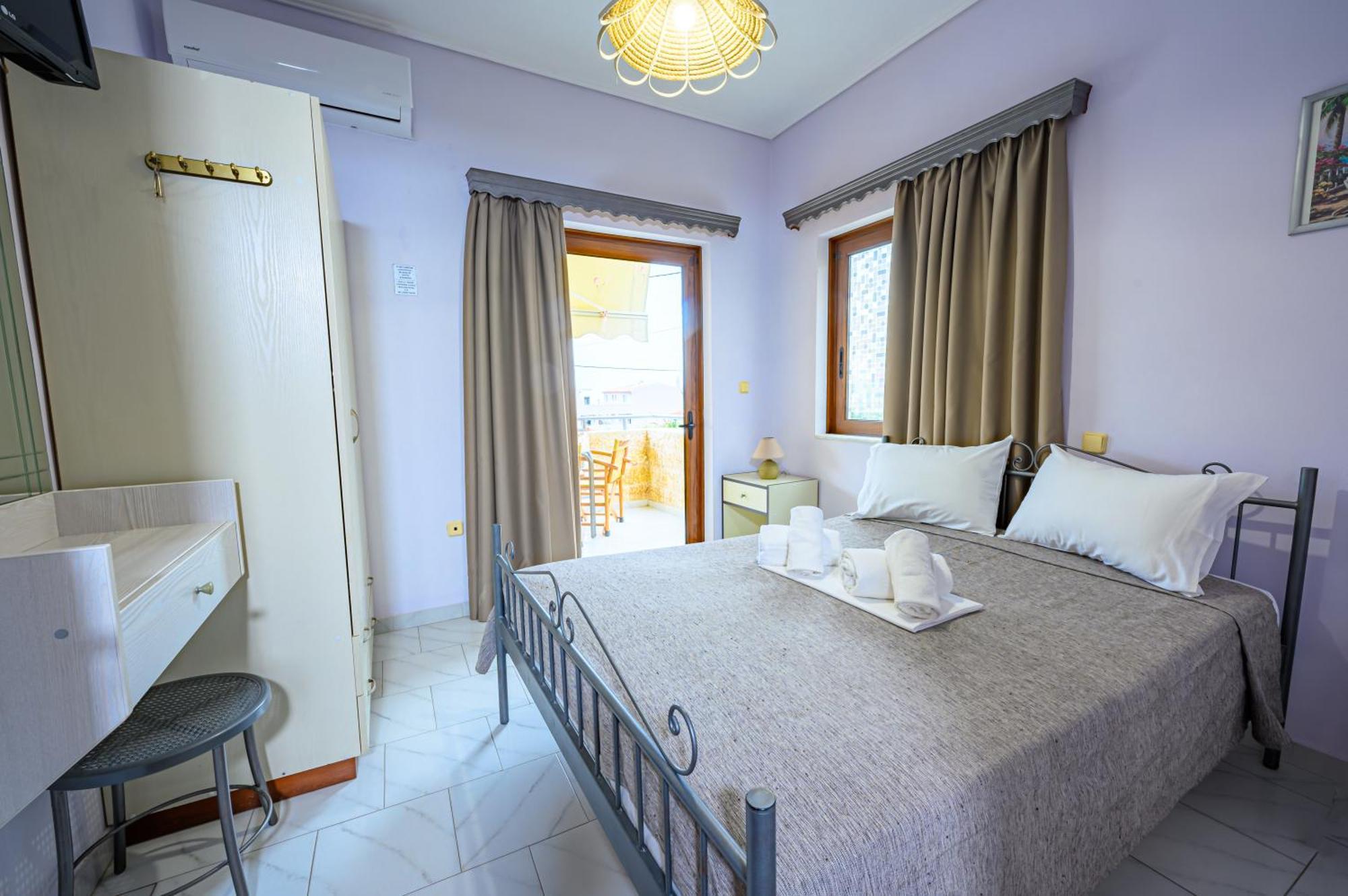 Iliahtida Apartments Roviés Eksteriør bilde