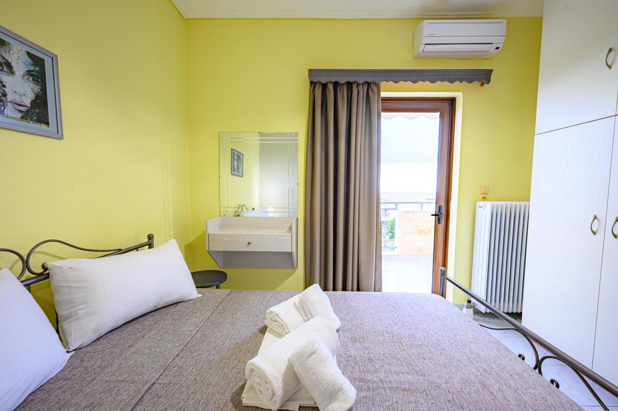 Iliahtida Apartments Roviés Eksteriør bilde